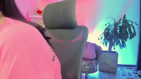    online show from July 8, 4:06 am