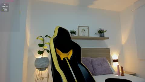 T I F F A N N Y online show from February 3, 7:19 pm