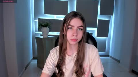 Tiffanny Sins online show from November 8, 3:39 am