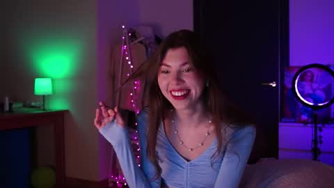 Im here on Fridays Saturdays Sundays  online show from December 19, 1:56 am