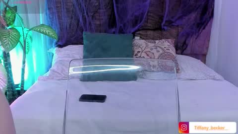 Snapshot of tiffany_beckerr chatting on October 18, 11:55 am Tiffany Becker online show from October 18, 11:55 am