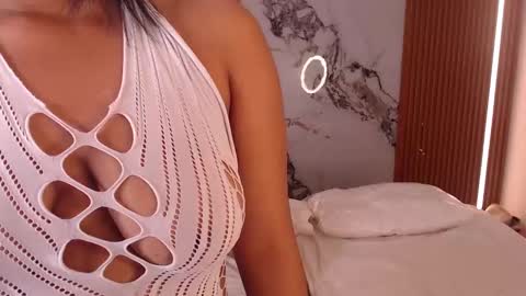 STEFANNY WELL online show from October 7, 3:04 am