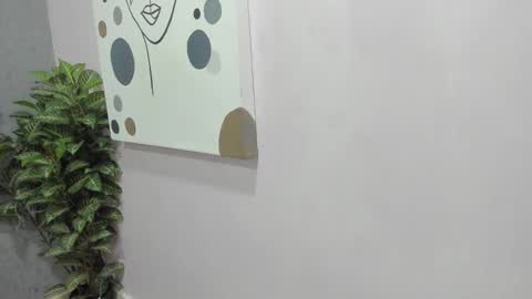 tiffany_mendez online show from December 20, 12:01 pm