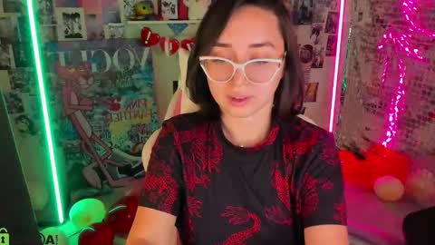 Snapshot of tiffany_robinson chatting on February 14, 8:33 am tiffany_robinson online show from February 14, 8:33 am