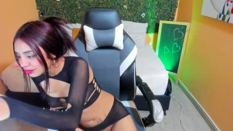 tiffany_sander online show from December 26, 8:11 pm