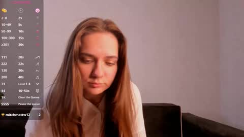 Im Emily online show from October 5, 2:59 pm
