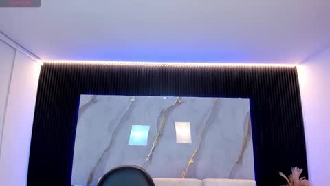 tiffanyhoustton online show from February 5, 11:26 am