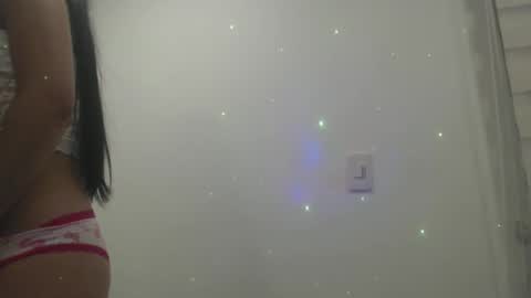 Snapshot of tiffanykilyestar_19 chatting on November 10, 3:27 am Kilye online show from November 10, 3:27 am