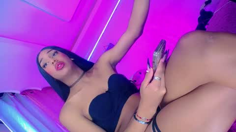 tiffanymackensyy69 online show from June 2, 1:24 pm