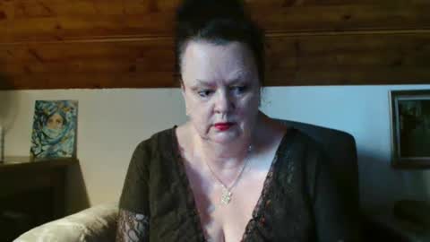 TiffanyMature online show from February 17, 9:28 am