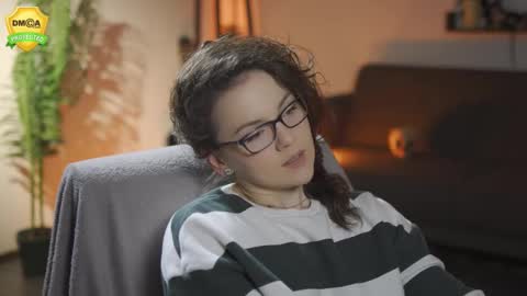 tiffanyriox online show from February 17, 1:13 am