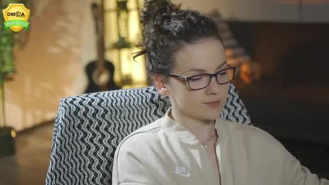 tiffanyriox online show from April 20, 11:50 pm