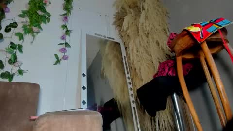 tiffanyy_deluxe online show from February 13, 2:46 pm