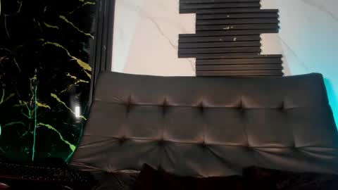 tiffanyy_deluxe online show from March 19, 5:06 pm