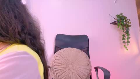 Snapshot of tiffvalentinee_ chatting on October 13, 7:58 pm Tiffany online show from October 13, 7:58 pm