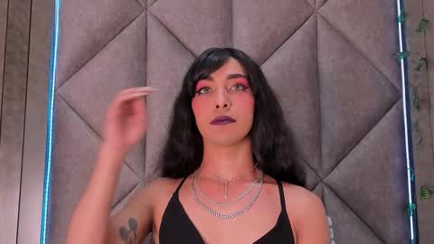 Snapshot of tiffvalentinee_ chatting on October 27, 7:51 pm Tiffany online show from October 27, 7:51 pm