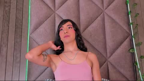 Snapshot of tiffvalentinee_ chatting on November 17, 8:14 pm Tiffany online show from November 17, 8:14 pm