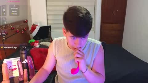 Snapshot of tightncuteass chatting on December 4, 1:15 am Camilo online show from December 4, 1:15 am