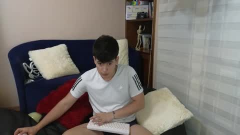 Snapshot of tightncuteass chatting on February 5, 11:53 pm Camilo online show from February 5, 11:53 pm
