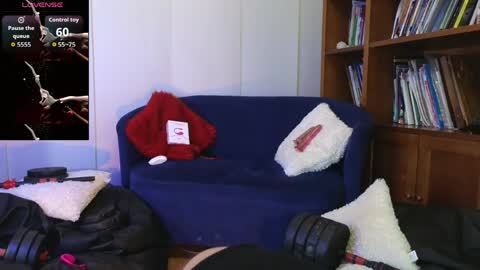 Snapshot of tightncuteass chatting on April 22, 6:53 pm Camilo online show from April 22, 6:53 pm
