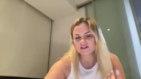 Snapshot of tigoldbitties11 chatting on February 27, 9:32 am Lexi online show from February 27, 9:32 am