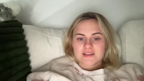 Snapshot of tigoldbitties11 chatting on November 24, 5:07 am Lexi online show from November 24, 5:07 am