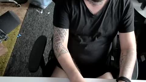 tiiimo94 online show from October 8, 7:17 am