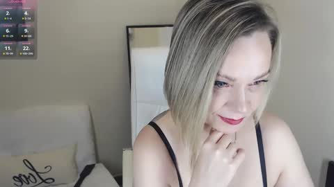 Tilly online show from December 20, 4:25 pm