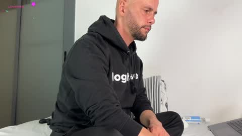 Tim Beard online show from April 4, 8:28 pm