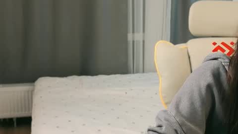 Mia online show from February 24, 9:57 pm