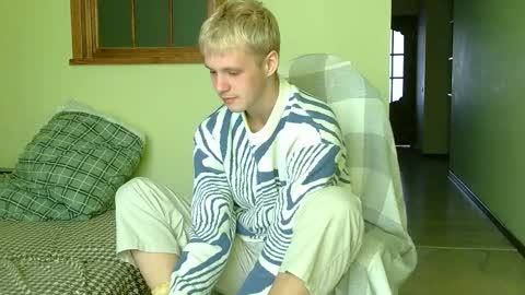 Snapshot of timkinky chatting on October 17, 9:45 am Tim WhiteS online show from October 17, 9:45 am
