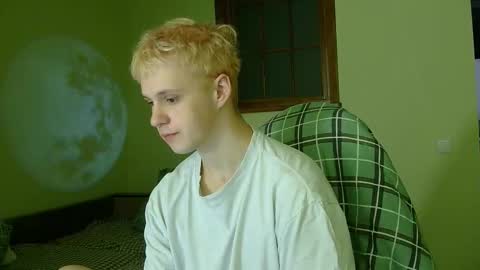 Snapshot of timkinky chatting on November 24, 9:42 am Tim WhiteS online show from November 24, 9:42 am