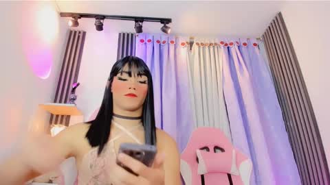 Hallie And Annie online show from March 5, 12:38 am