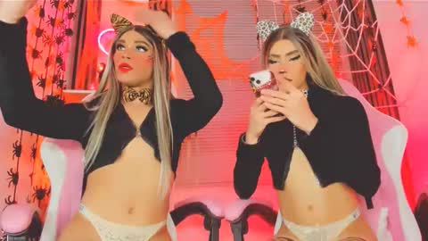 Hallie And Annie online show from October 25, 1:57 am