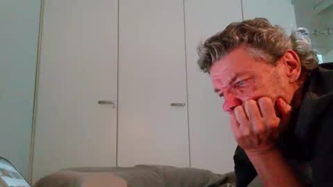 Snapshot of timo2023fi chatting on October 1, 2:23 pm timo2023fi online show from October 1, 2:23 pm