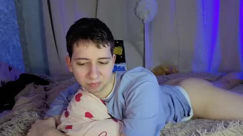 Snapshot of timothy_fox chatting on June 19, 9:40 pm Timothy Fox online show from June 19, 9:40 pm