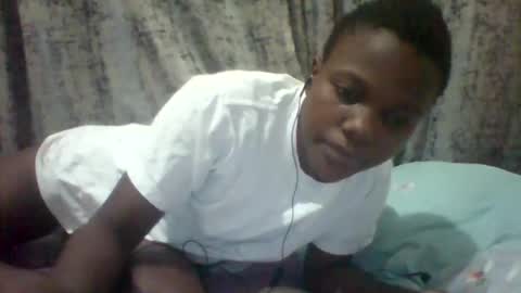 Snapshot of tina2030 chatting on November 17, 3:23 am christine online show from November 17, 3:23 am