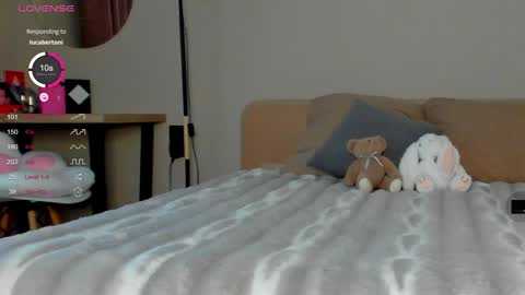 Snapshot of tina__bestie chatting on December 17, 8:45 am Tina online show from December 17, 8:45 am