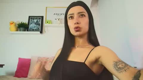 Snapshot of tina_wild_ chatting on December 1, 2:27 am Tina Wild online show from December 1, 2:27 am