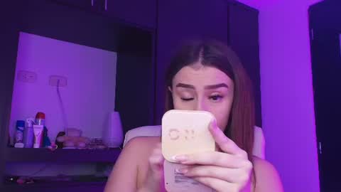 Snapshot of tinaajones_ chatting on June 14, 1:58 am Tina online show from June 14, 1:58 am
