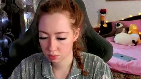 Snapshot of tinabrook chatting on February 20, 4:31 am Tina online show from February 20, 4:31 am