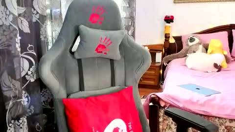 Snapshot of tinabrook chatting on February 20, 6:26 am Tina online show from February 20, 6:26 am