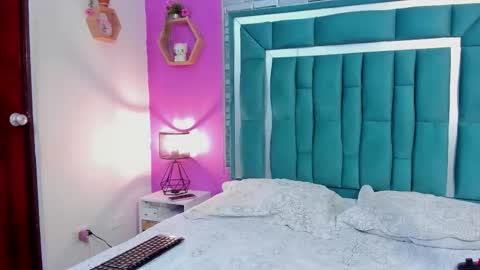 Tina online show from November 7, 8:42 pm