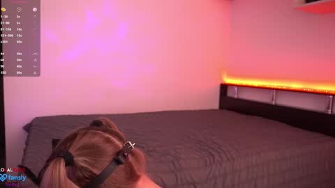 Tinalittle online show from September 25, 6:44 pm