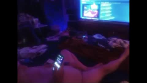 Snapshot of tinalover4u2 chatting on November 16, 6:41 am tinalover4u2 online show from November 16, 6:41 am