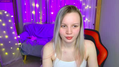 tinasiner online show from January 1, 1:48 pm