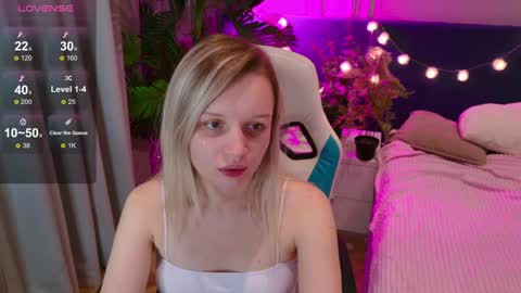 tinasiner online show from January 12, 2:09 pm