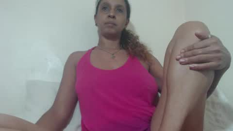 Snapshot of tinaxxxpetitexoxo chatting on January 29, 2:32 pm Tina online show from January 29, 2:32 pm