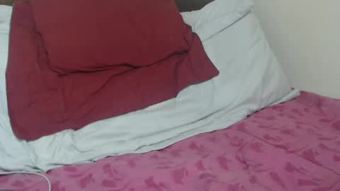 Snapshot of tinaxxxpetitexoxo chatting on October 11, 9:57 pm Tina online show from October 11, 9:57 pm