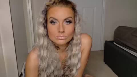 Snapshot of tinkerbell822 chatting on February 17, 9:06 am tinkerbell822 online show from February 17, 9:06 am